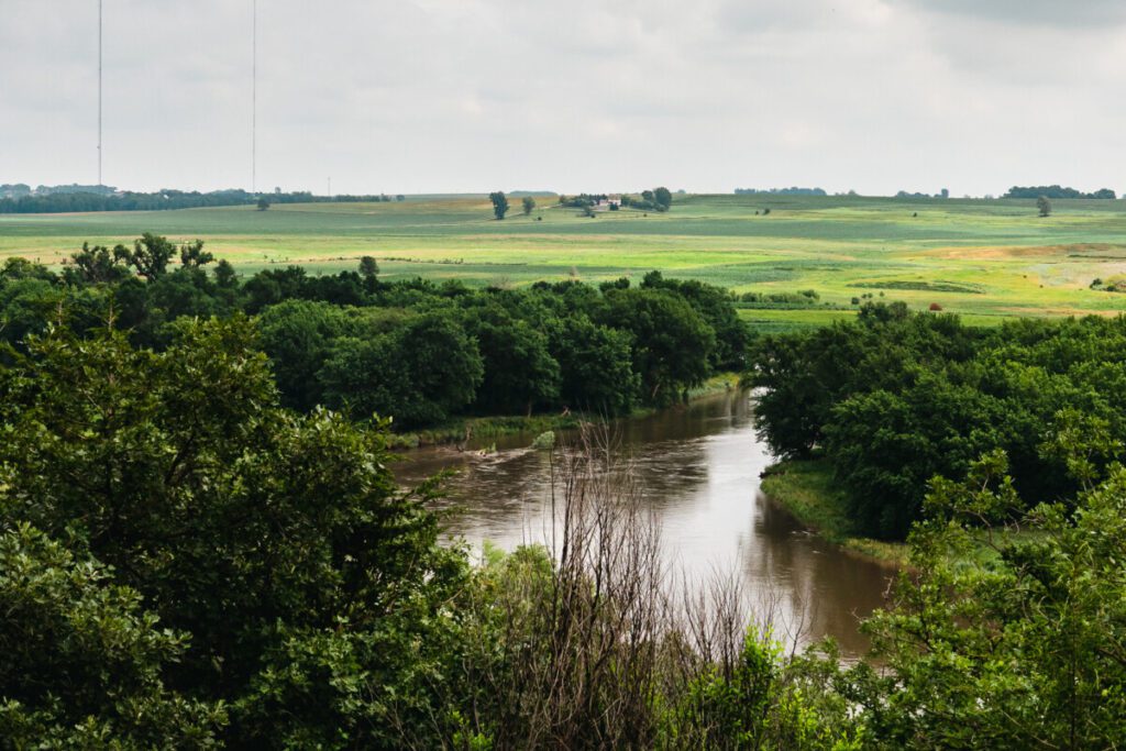 South dakota road trip sioux falls good earth state park