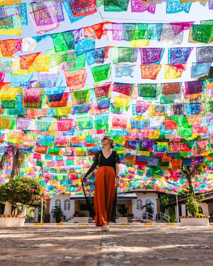 Walking through the colorful streets of La Zona Romantica