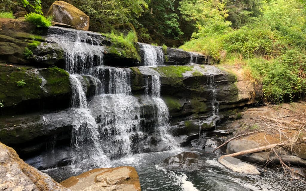 Lake Creek Falls Waterfall