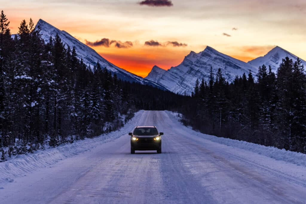 Driving Icefields Parkway to Banff National Park