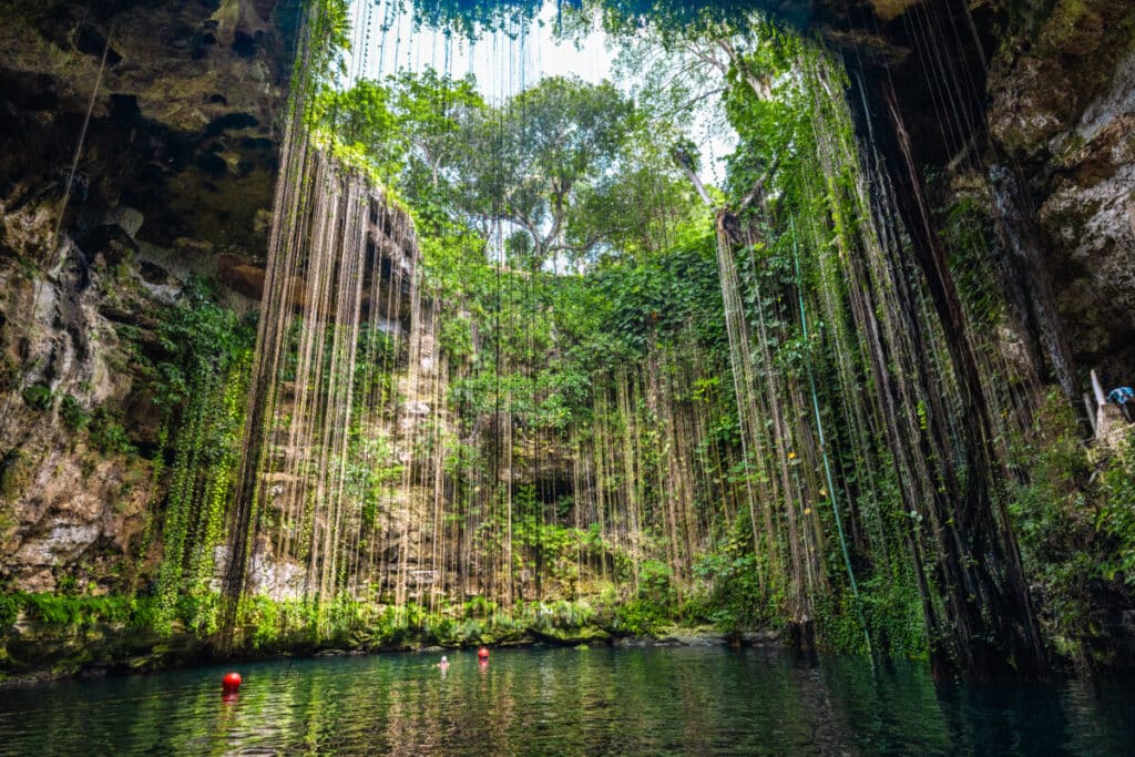 Cenote Ik Kil in Riviera Maya