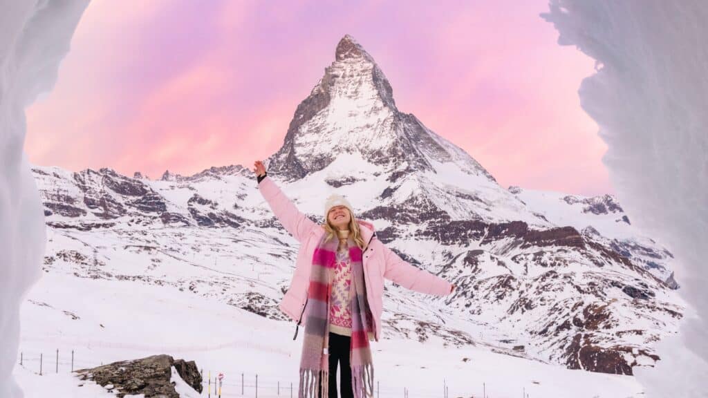 Sunrise over Matterhorn at Iglu-Dorf Hotel