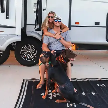 @travelinthoms